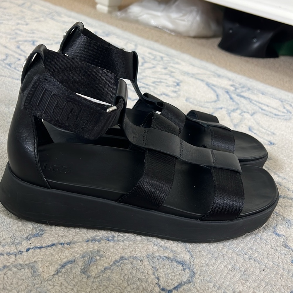 UGG gladiator sandals leather black 8.5 - Picture 3 of 5